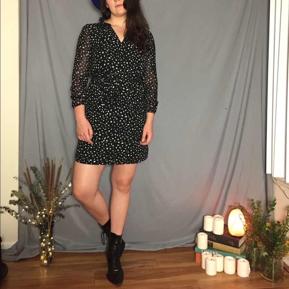 LOFT dress, size 6P, floaty style with tie belt